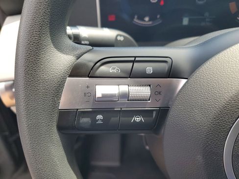 Used 2025 Hyundai Tucson SE FWD image 18