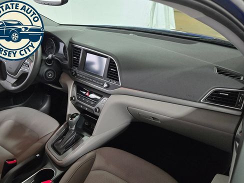 Used 2018 Hyundai Elantra SEL FWD image 34