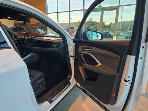 New 2025 Audi SQ5 Premium Plus image 10