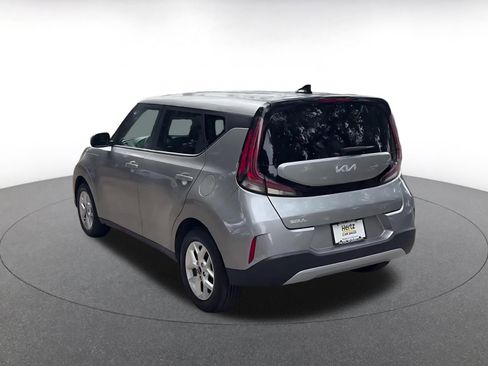 Used 2025 Kia Soul LX w/ LX Technology Package FWD image 11