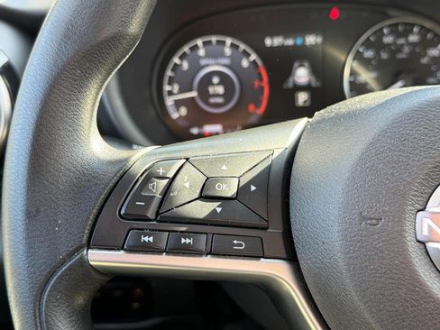 Used 2023 Nissan Kicks SV image 16