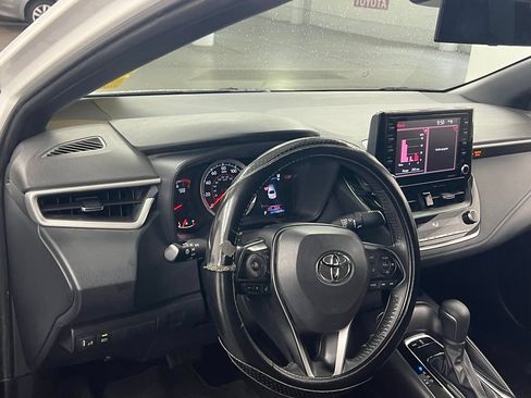 Used 2022 Toyota Corolla SE w/ SE Premium Package FWD image 8