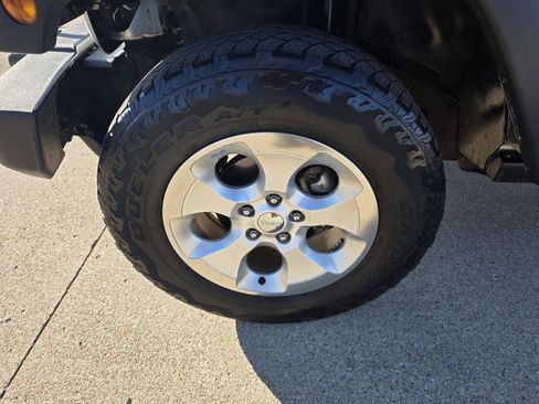 Used 2012 Jeep Wrangler Sport image 32