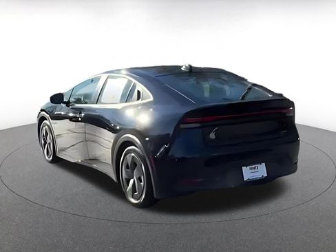 Used 2025 Toyota Prius LE image 8