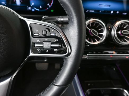 Certified 2022 Mercedes-Benz GLB 250 image 11