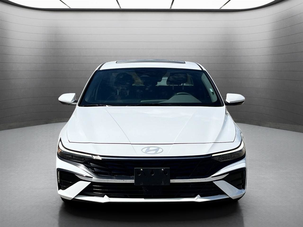 Used 2025 Hyundai Elantra SEL FWD image 2