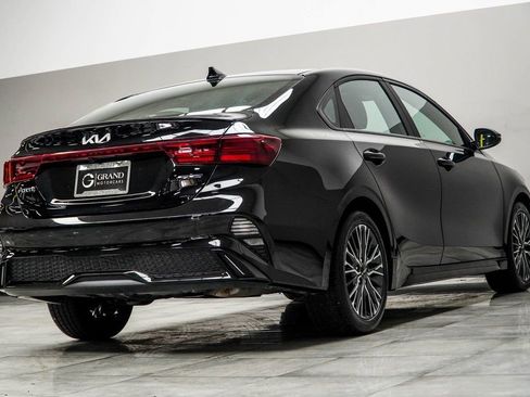 Used 2024 Kia Forte GT-Line w/ GT-Line Premium Package FWD image 12
