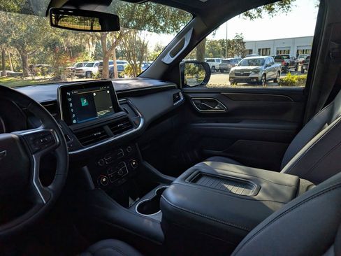 Used 2024 Chevrolet Tahoe Z71 w/ Luxury Package image 17