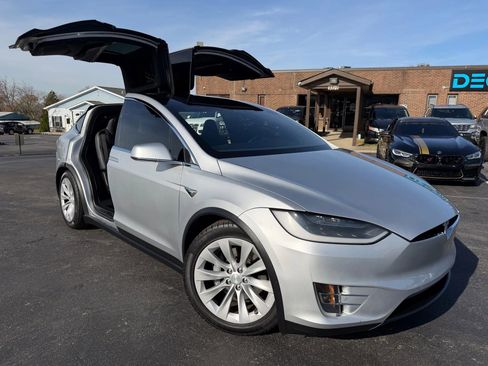 Used 2018 Tesla Model X 75D image 68