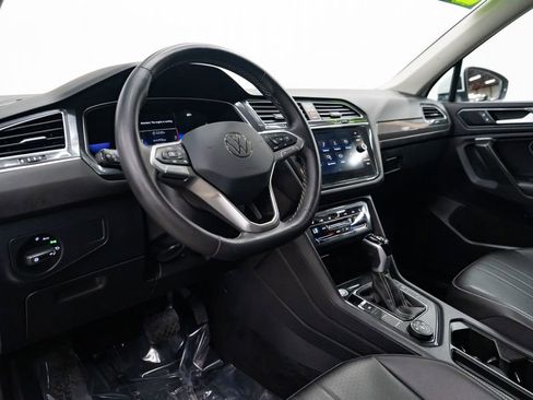 Used 2024 Volkswagen Tiguan SE image 22