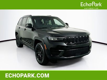 Used 2025 Jeep Grand Cherokee Altitude