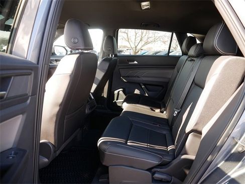 Certified 2023 Volkswagen Atlas Cross Sport SE image 17