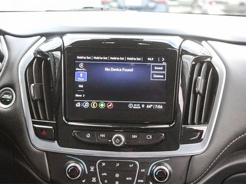 Used 2023 Chevrolet Traverse LT image 21