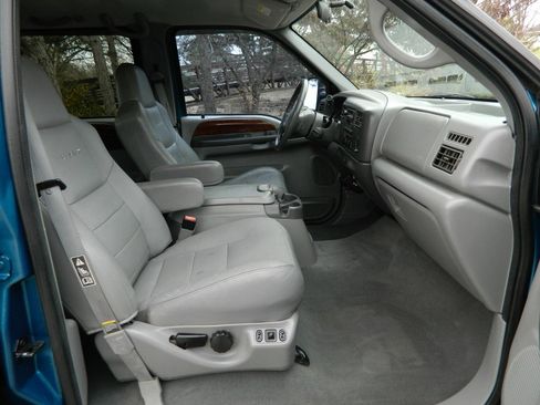 Used 2002 Ford F250 Lariat image 14