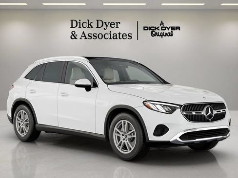 Used 2026 Mercedes-Benz GLC 300 image 38
