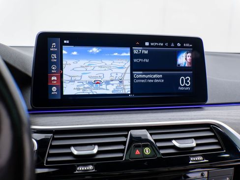 Used 2021 BMW 530i xDrive w/ Premium Package image 24