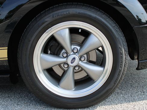 Used 2006 Ford Mustang GT RWD image 37