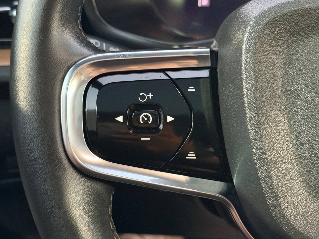 Used 2022 Polestar Polestar 2 w/ Performance Package AWD/4WD image 34
