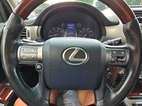 Used 2015 Lexus GX 460 w/ Premium Package image 17