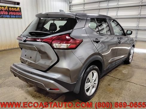 Used 2023 Nissan Kicks S FWD image 6
