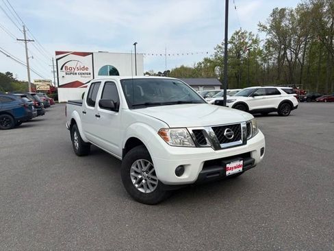 Used 2017 Nissan Frontier SV AWD/4WD image 2