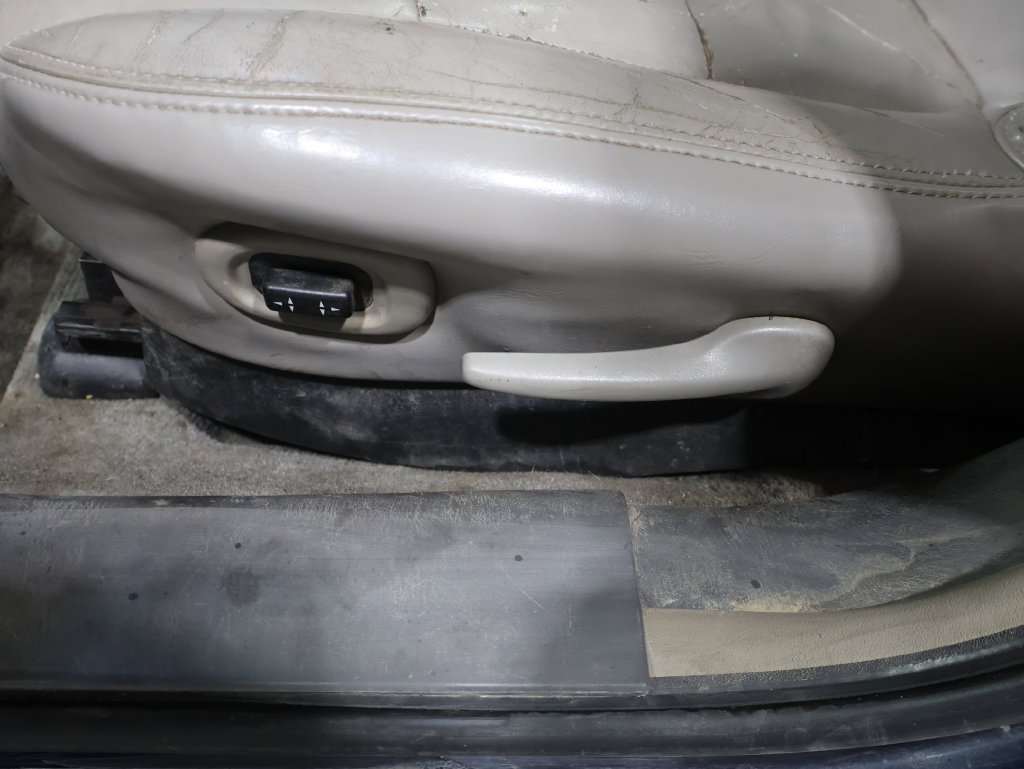 Used 2004 Oldsmobile Alero GLS w/ Sun And Sound Package FWD image 17