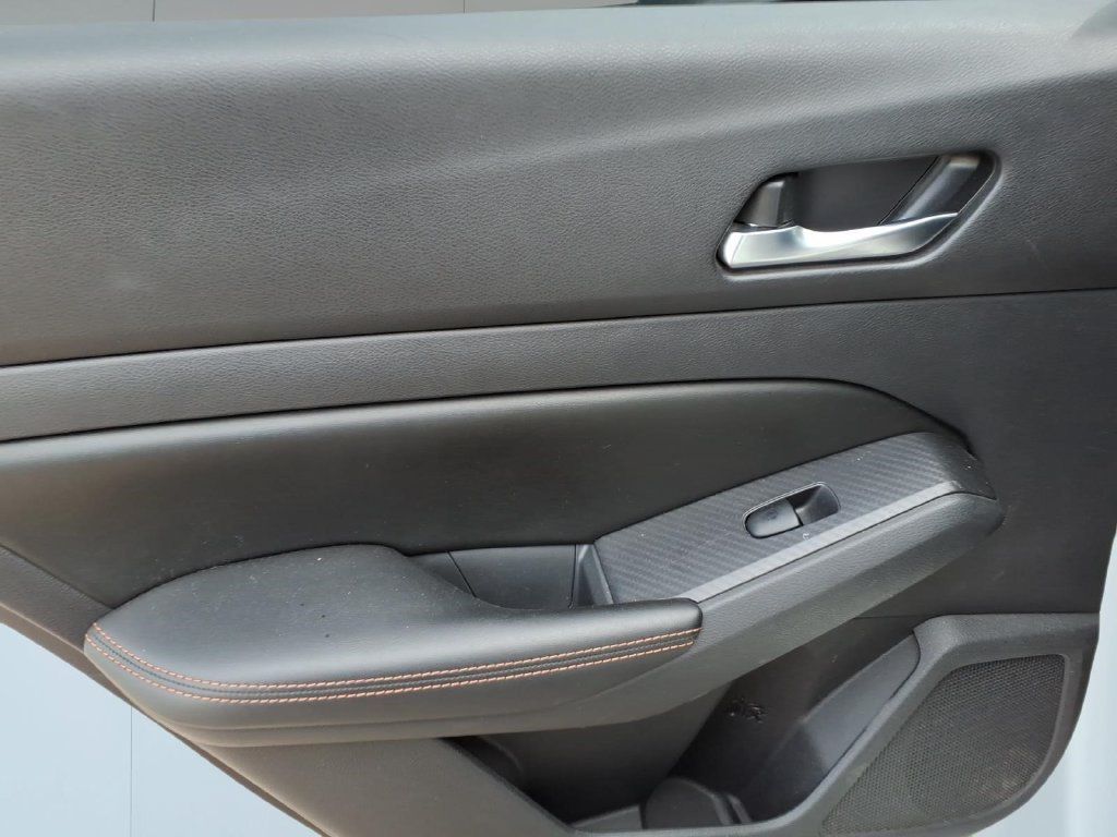 Used 2019 Nissan Altima 2.5 SR FWD image 9