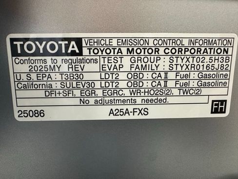 Used 2025 Toyota RAV4 LE image 68