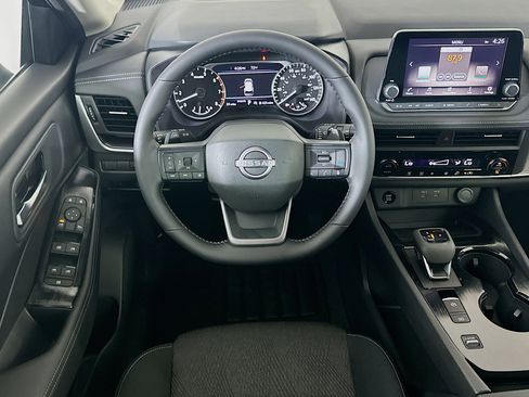 Used 2026 Nissan Rogue SV image 18