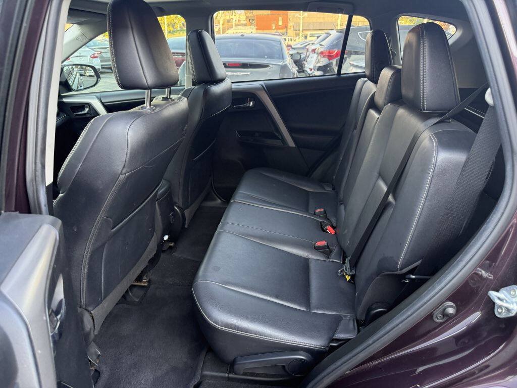 Used 2018 Toyota RAV4 Limited w/ Advanced Technology Package FWD image 24
