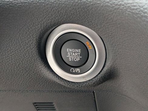 New 2026 Chrysler Pacifica Select image 21