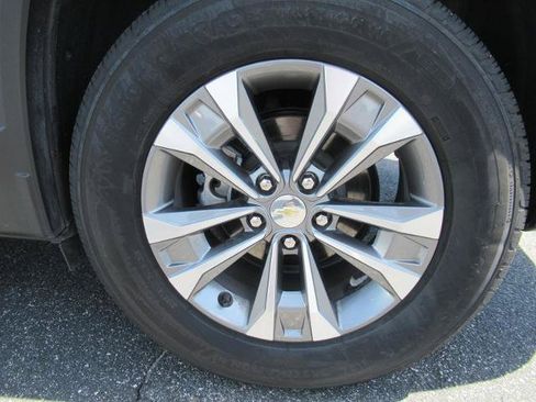 Certified 2026 Chevrolet Equinox LT w/ Convenience Package II FWD image 8
