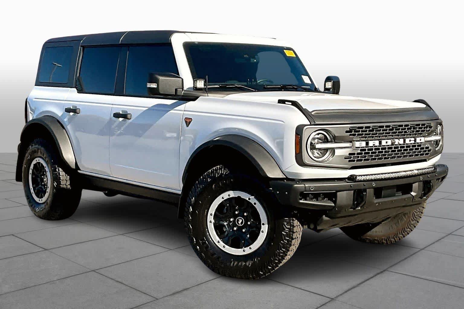 Used 2025 Ford Bronco Badlands AWD/4WD image 2