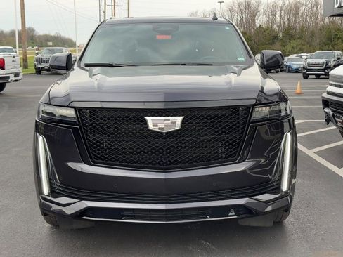 Used 2024 Cadillac Escalade Sport Platinum w/ LPO, ONYX Package image 12