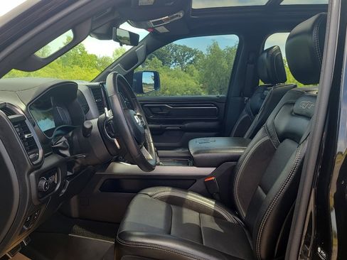 Used 2024 RAM 1500 Laramie AWD/4WD image 12
