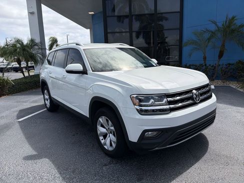Used 2018 Volkswagen Atlas SE image 2