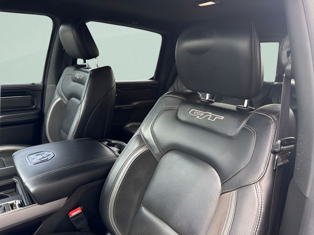 Used 2022 RAM 1500 Laramie AWD/4WD image 16