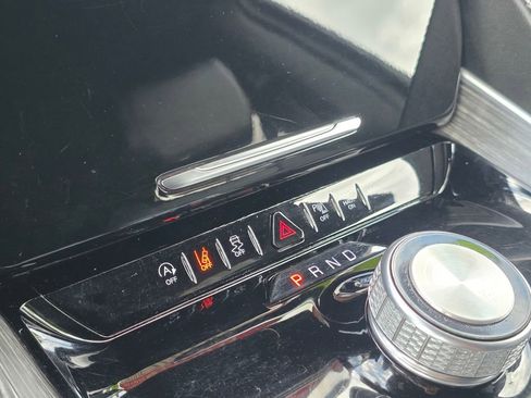 Used 2024 Jeep Wagoneer L Series II RWD image 31