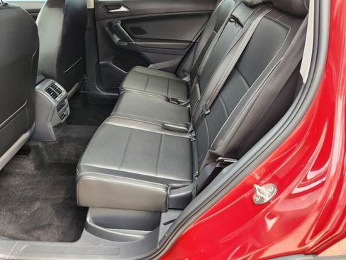 Used 2018 Volkswagen Tiguan SEL AWD/4WD image 28