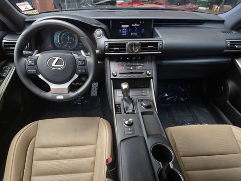 Used 2019 Lexus IS 300 F Sport w/ F Sport Package RWD image 15