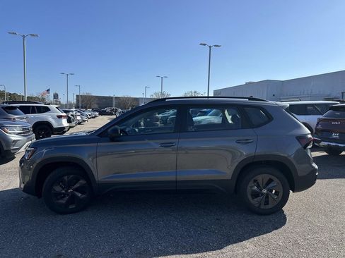 New 2026 Volkswagen Taos S image 8