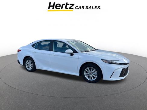 Used 2025 Toyota Camry LE image 1