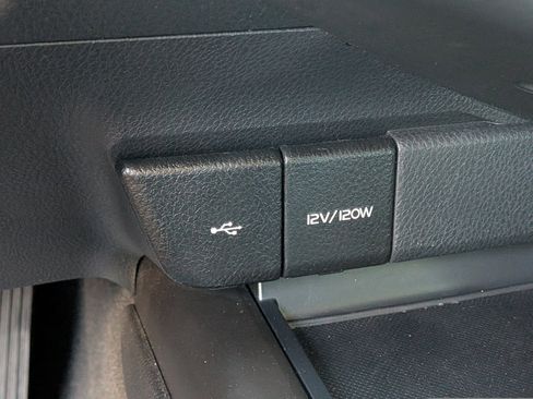 Used 2023 Toyota Camry SE image 27