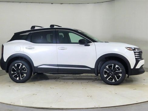New 2026 Nissan Kicks SV w/ Cold Weather Package image 8