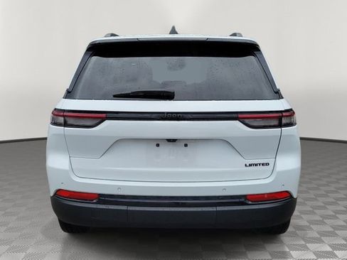 Used 2024 Jeep Grand Cherokee Limited w/ Black Appearance Package image 3