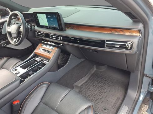 Used 2025 Lincoln Aviator Black Label w/ Jet Appearance Package AWD/4WD image 12