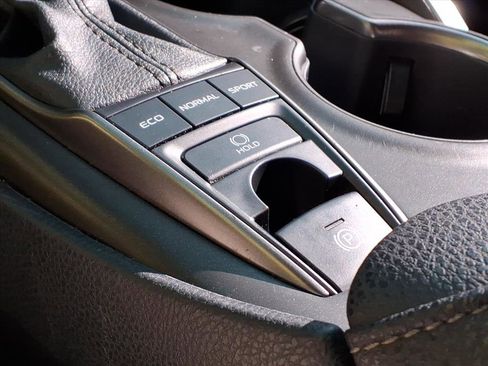 Used 2022 Toyota Camry XSE image 16