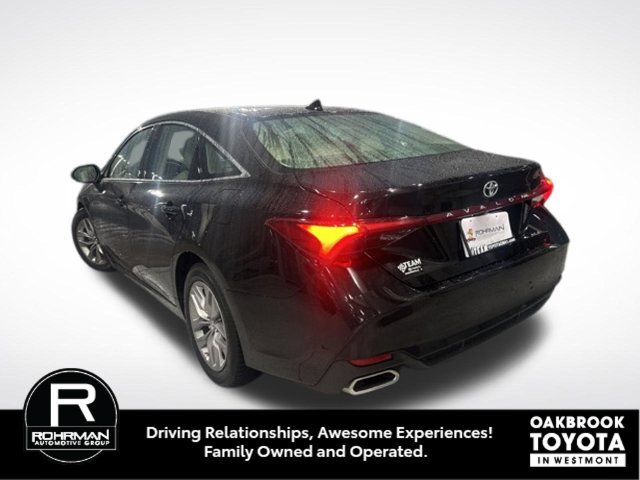 Certified 2019 Toyota Avalon XLE w/ Moonroof Package FWD image 3