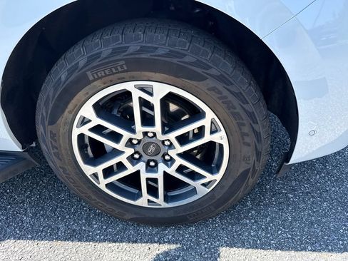 Used 2025 Ford Expedition Active AWD/4WD image 12