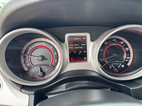 Used 2020 Dodge Journey SE FWD image 11